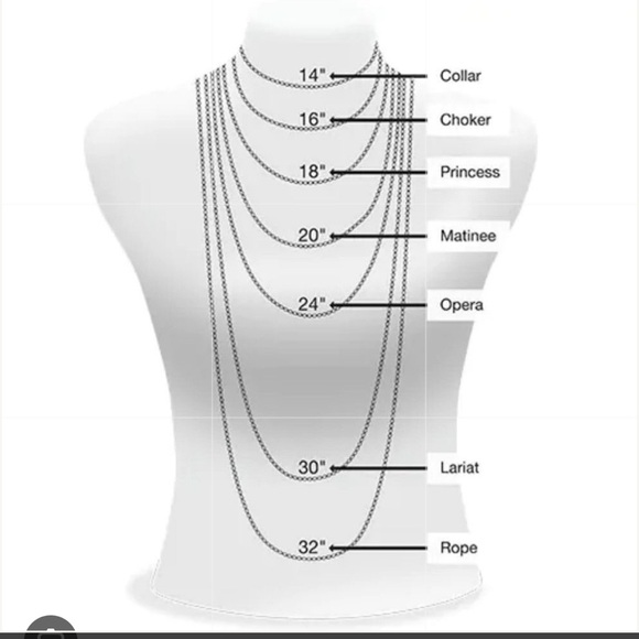 Elegant Gold Key Pendant Necklace - Picture 6 of 10